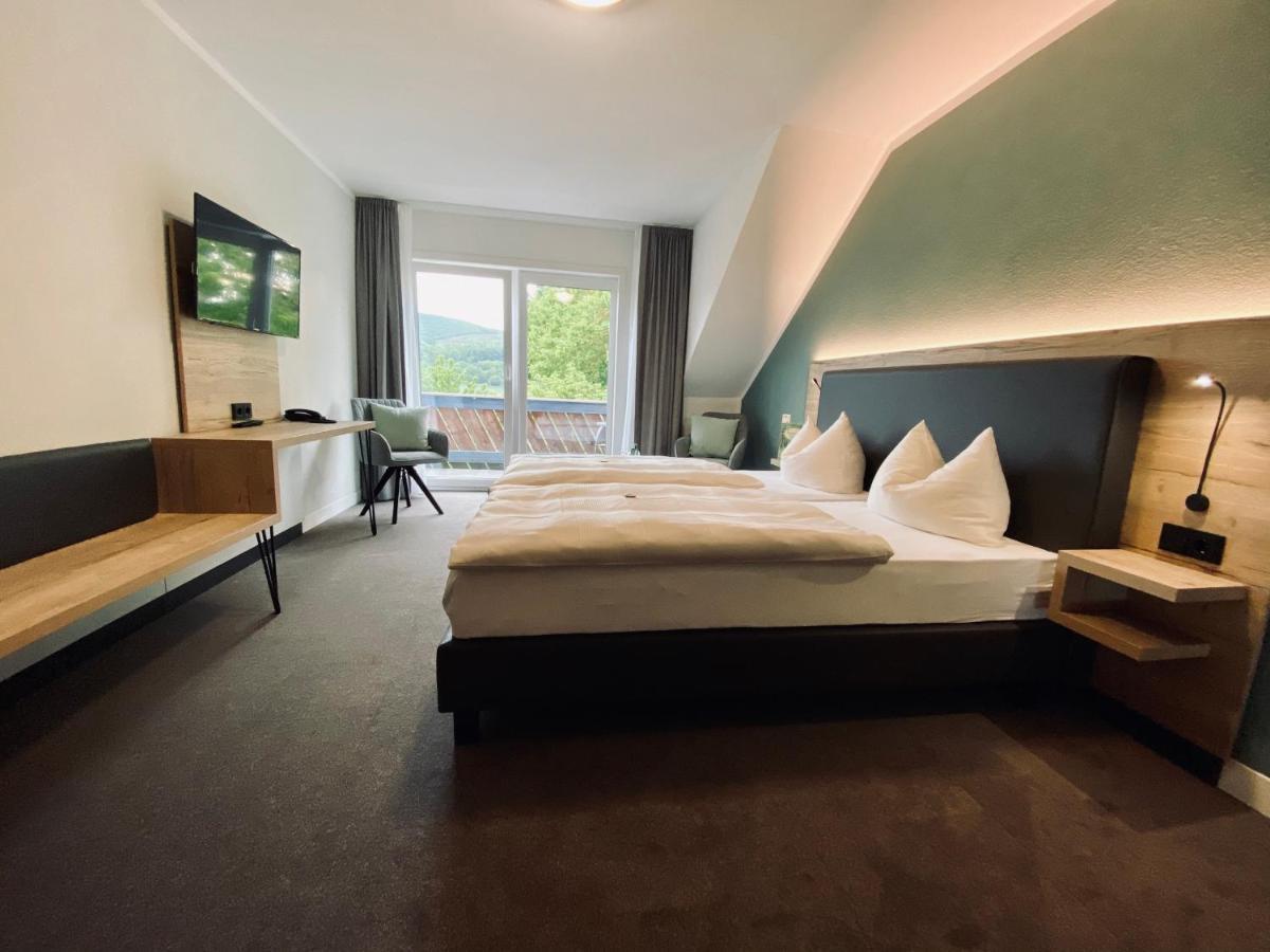 Hotel & Restaurant Kronenhof Am Weser-Radweg Oberweser Exteriör bild