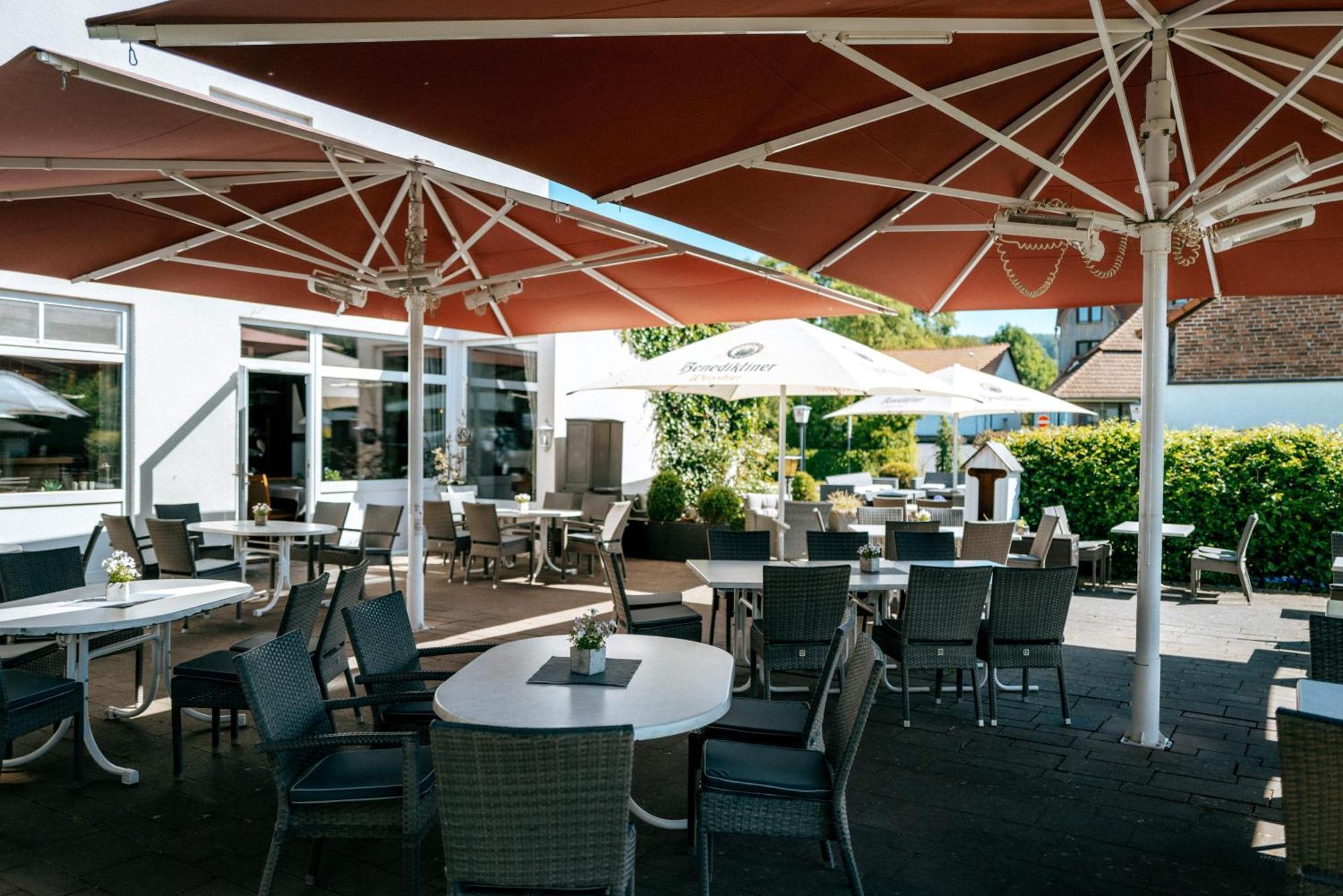 Hotel & Restaurant Kronenhof Am Weser-Radweg Oberweser Exteriör bild