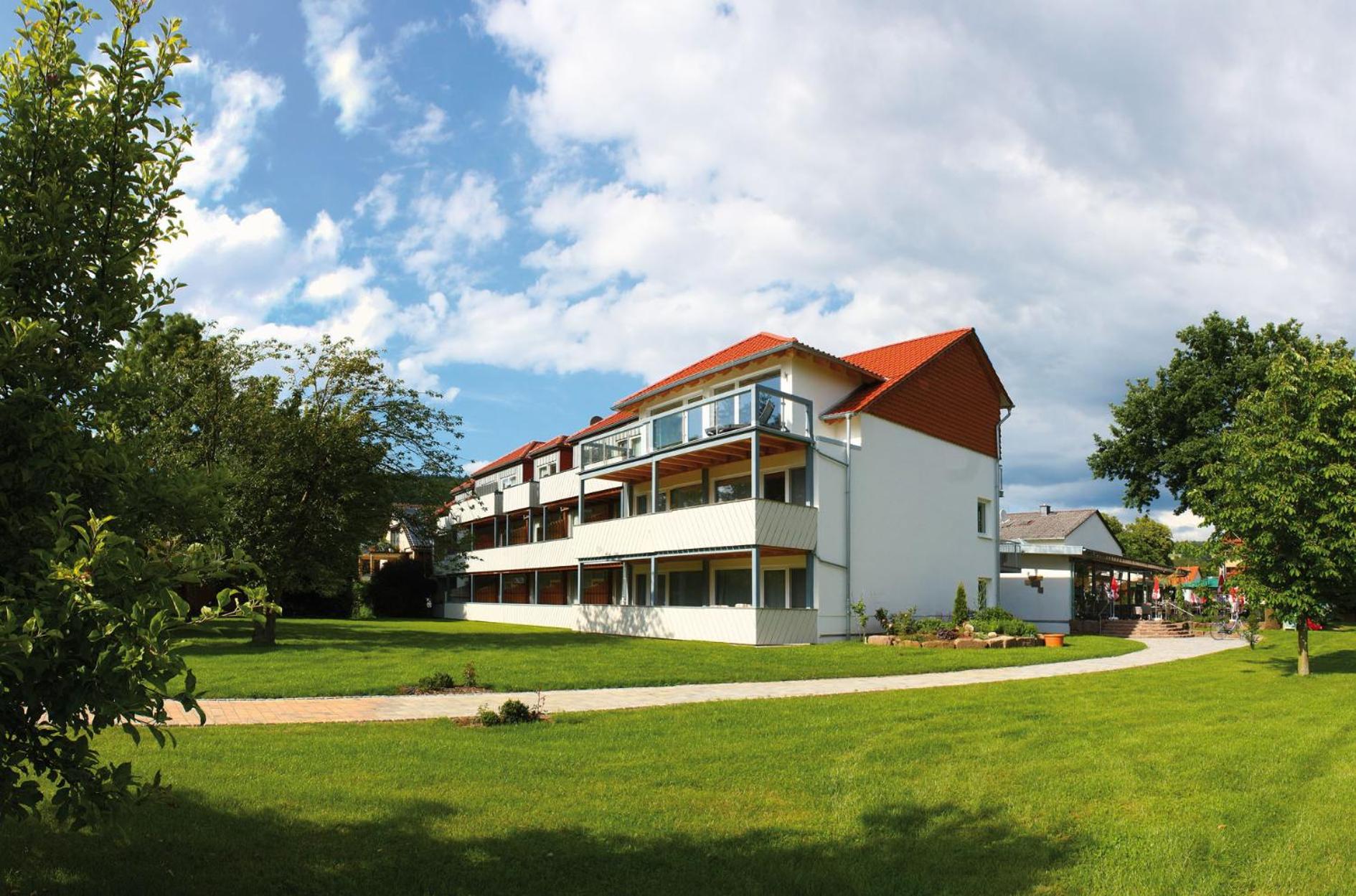Hotel & Restaurant Kronenhof Am Weser-Radweg Oberweser Exteriör bild