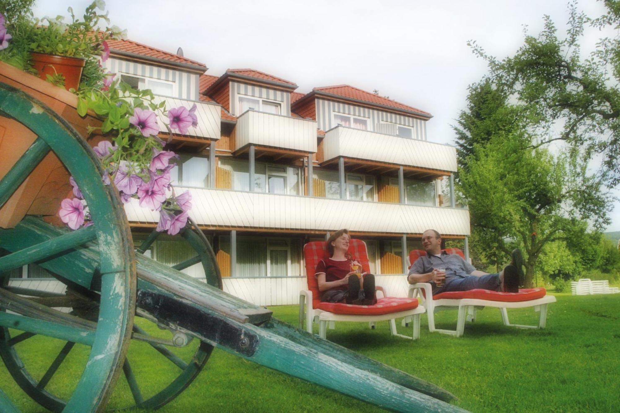 Hotel & Restaurant Kronenhof Am Weser-Radweg Oberweser Exteriör bild